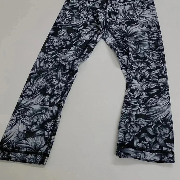Lululemon Wunder Under Crop (High-Rise) *Full-On Luxtreme 21"Night Garde… - Picture 5 of 15